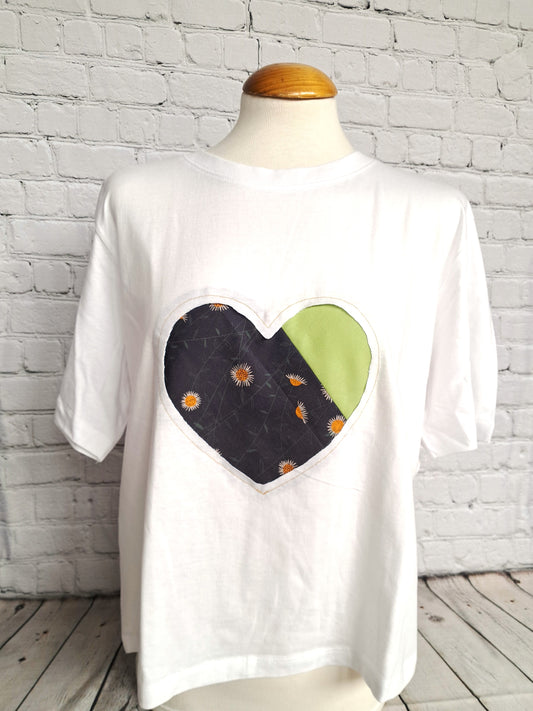 Camiseta de manga corta con corazón