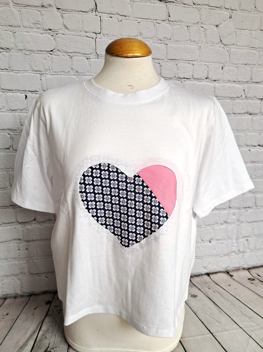 Camiseta de manga corta con corazón