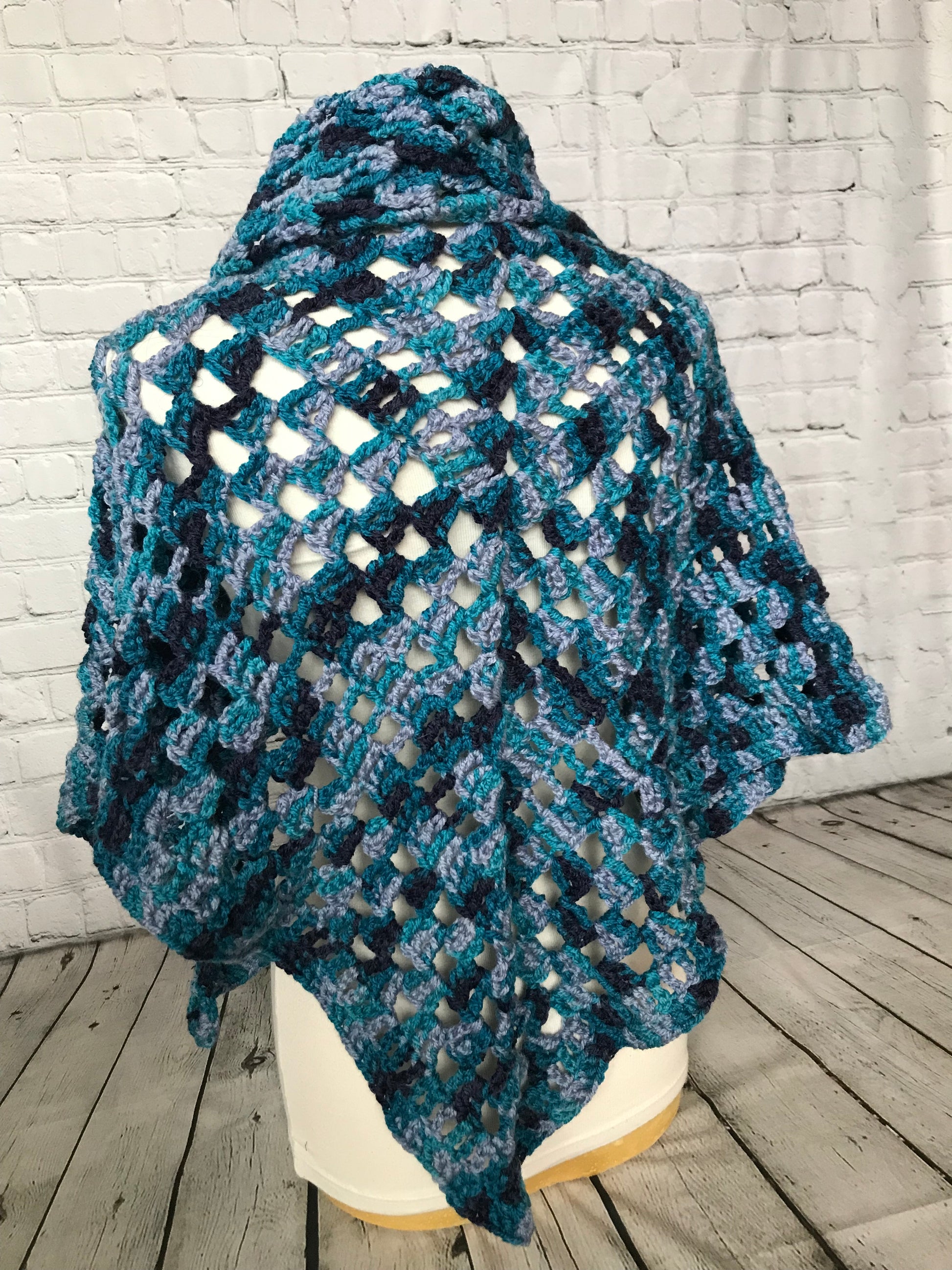 Chal de crochet triangular