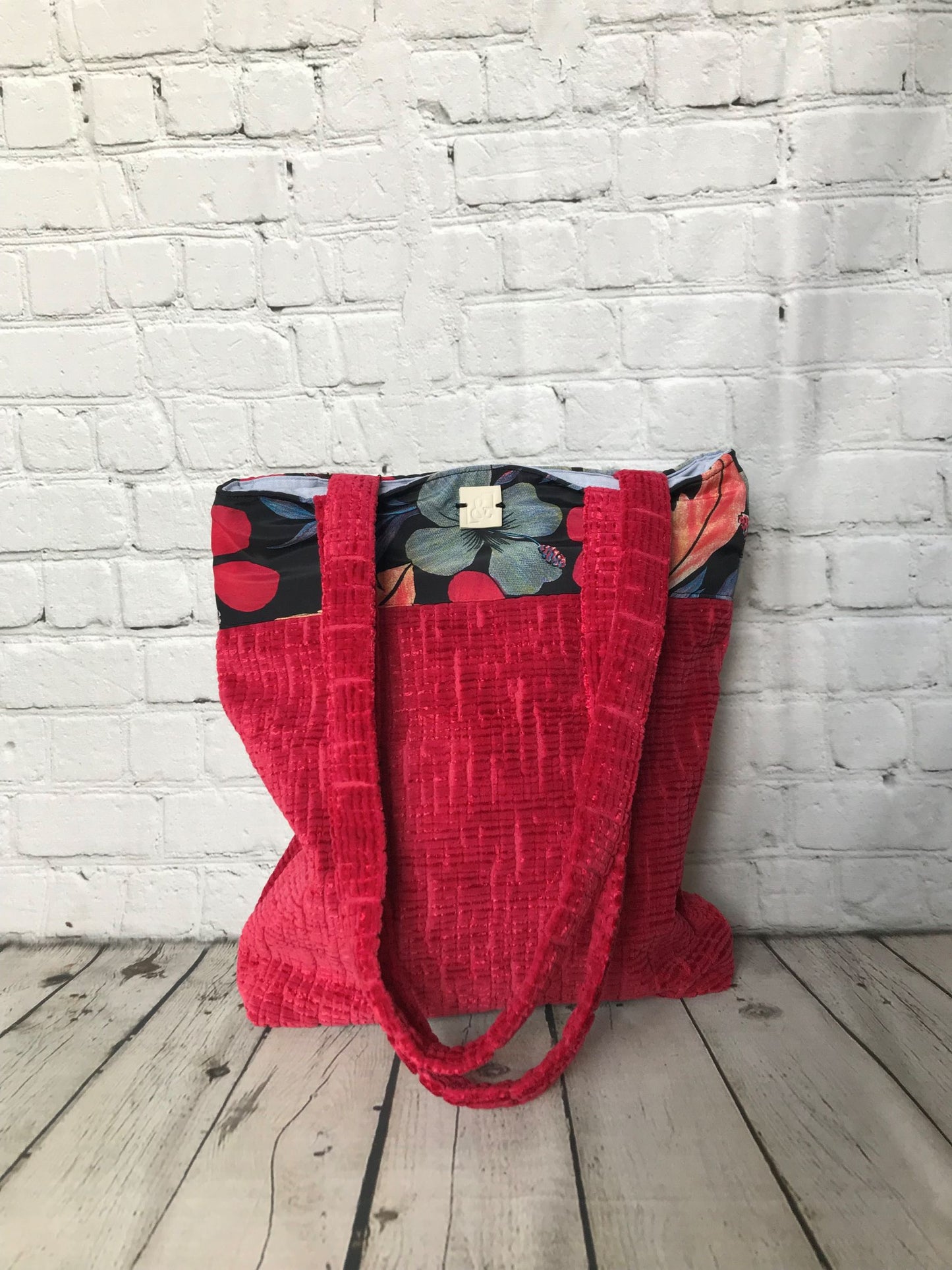 Bolso TOTE rojo de materiales reciclados
