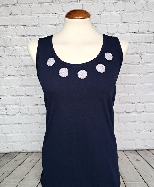Camiseta de tirantes con detalle crochet