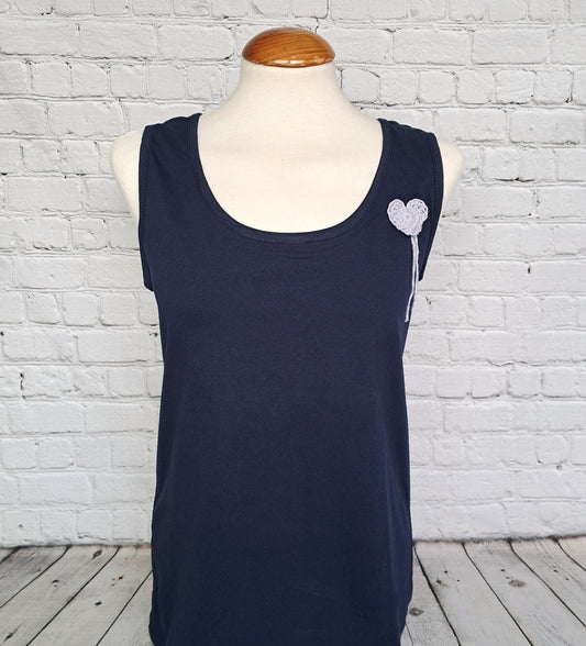 Camiseta de tirantes con detalle crochet