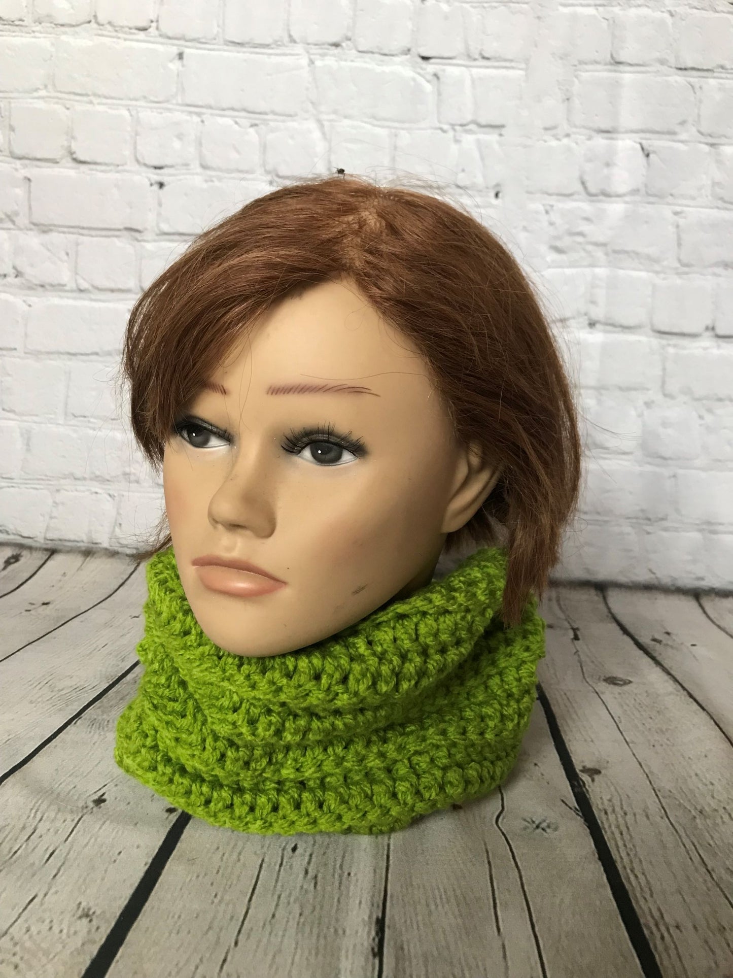Braga cuello crochet verde
